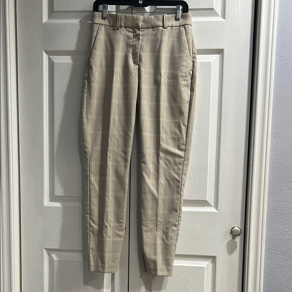 H&M Women’s Beige/Brown Plaid Trousers Size 8, Elastic Band, belt loops